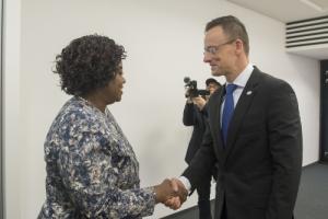 Min. Szijjártó na konferencji bliskowchodniej